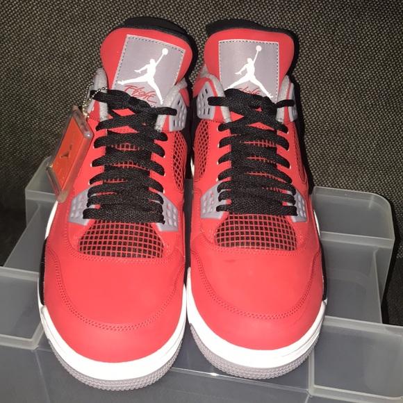 AIR JORDAN 4 RETRO "TORO BRAVO" - Picture 6 of 7